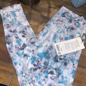 Lululemon patterned align ur 28” leggings